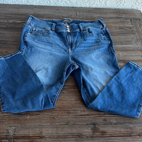 TORRID JEANS COLOR BLUE SIZE 20 S - Picture 2 of 12